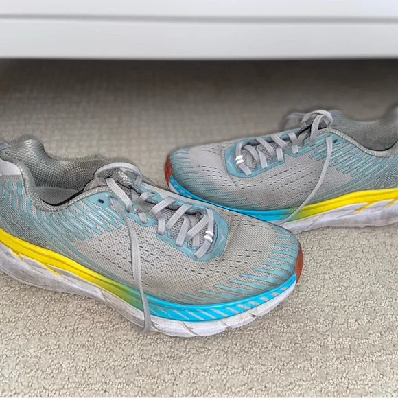 Stylish Gray and Yellow Women's Sneakers - Picture 2 of 7